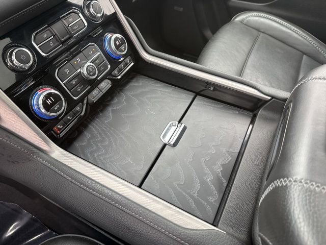 Used 2022 GMC Yukon XL Denali image 28