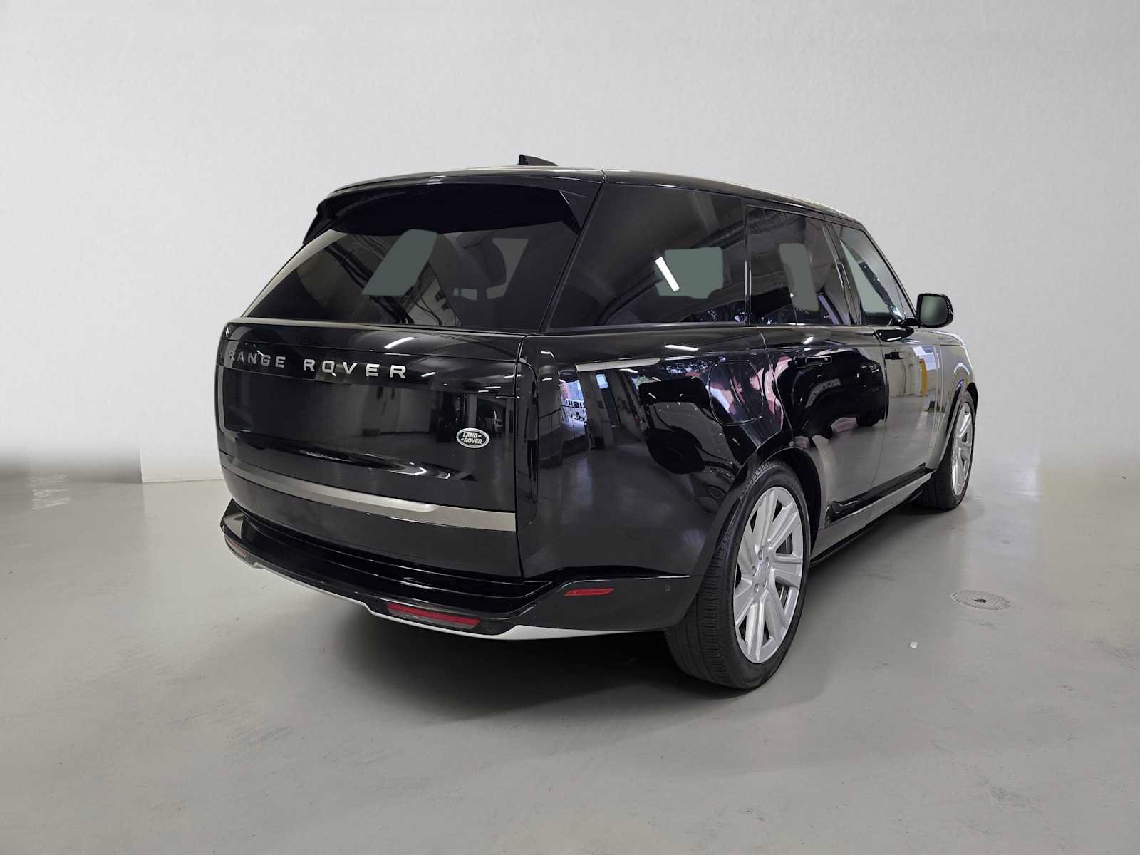 Used 2023 Land Rover Range Rover SE AWD/4WD image 5