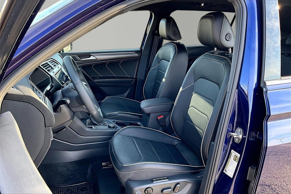 Used 2022 Volkswagen Tiguan SEL R-Line image 25