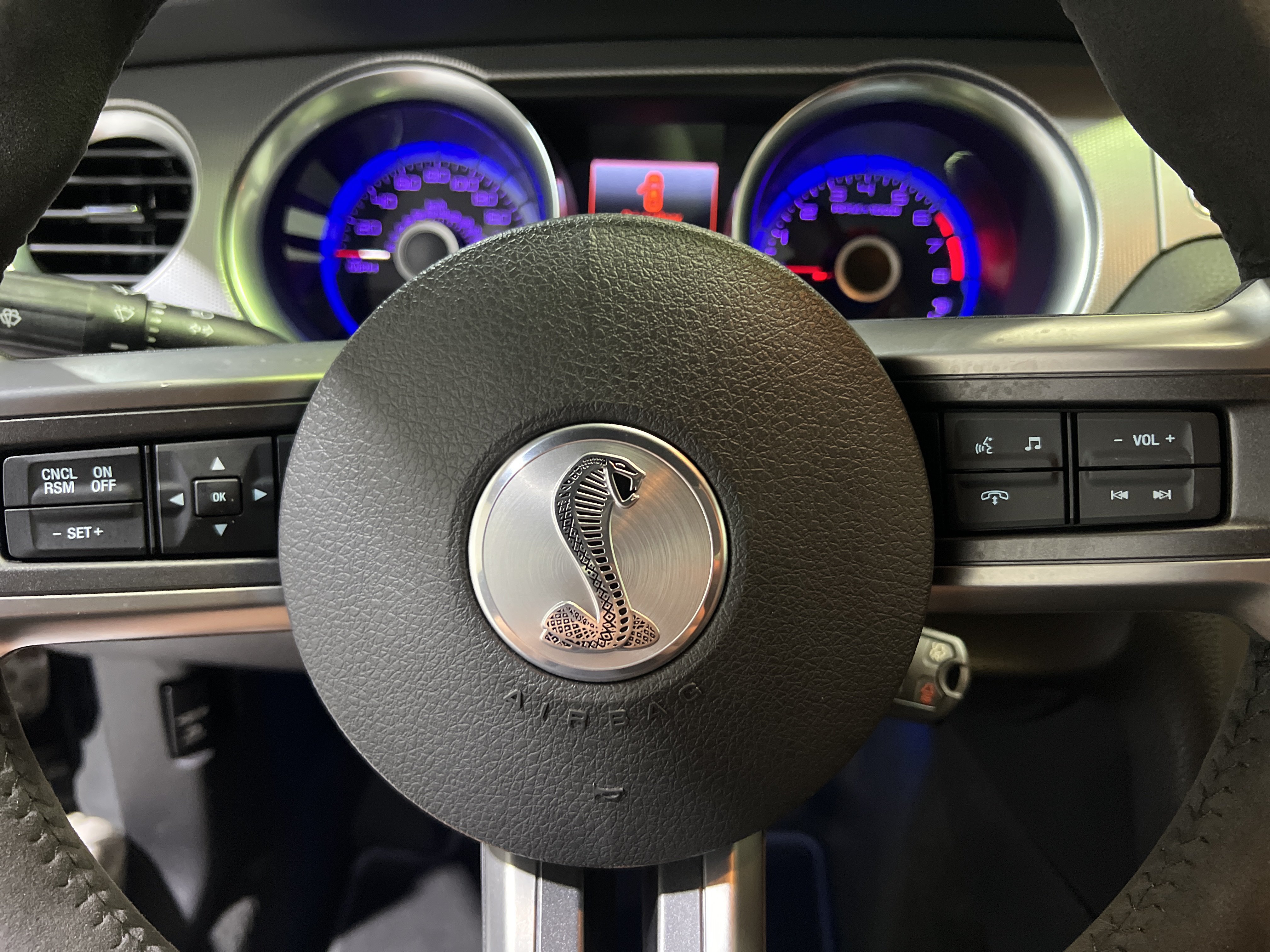 Used 2013 Ford Mustang Shelby GT500 RWD image 21
