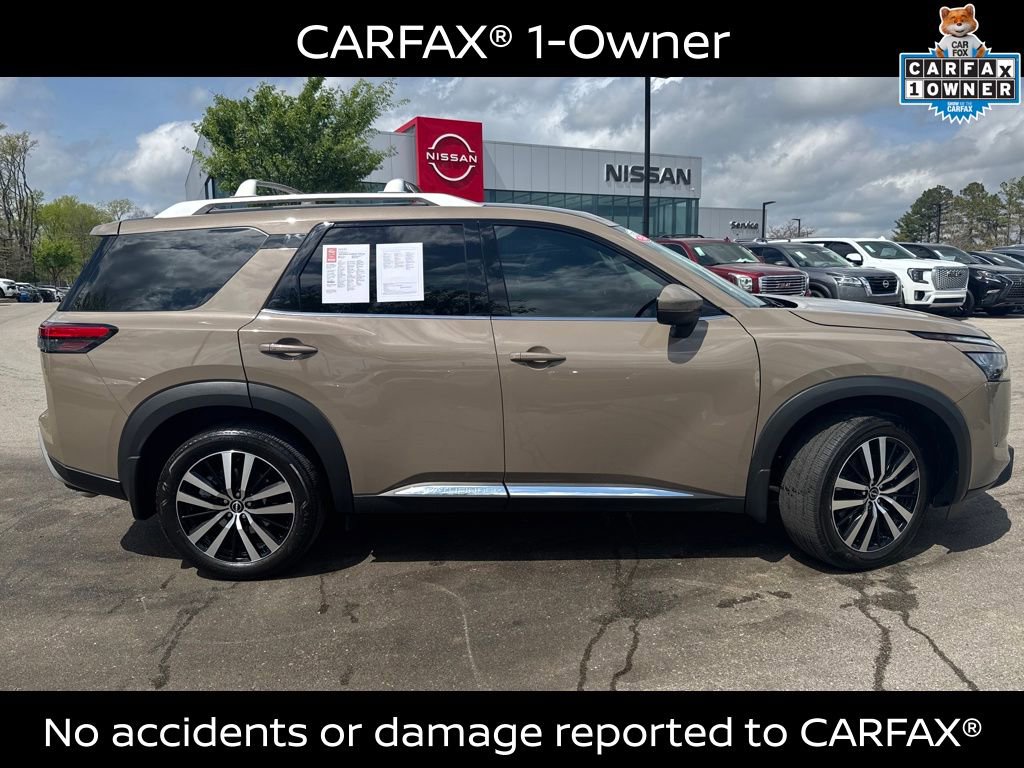 Used 2025 Nissan Pathfinder Platinum image 3