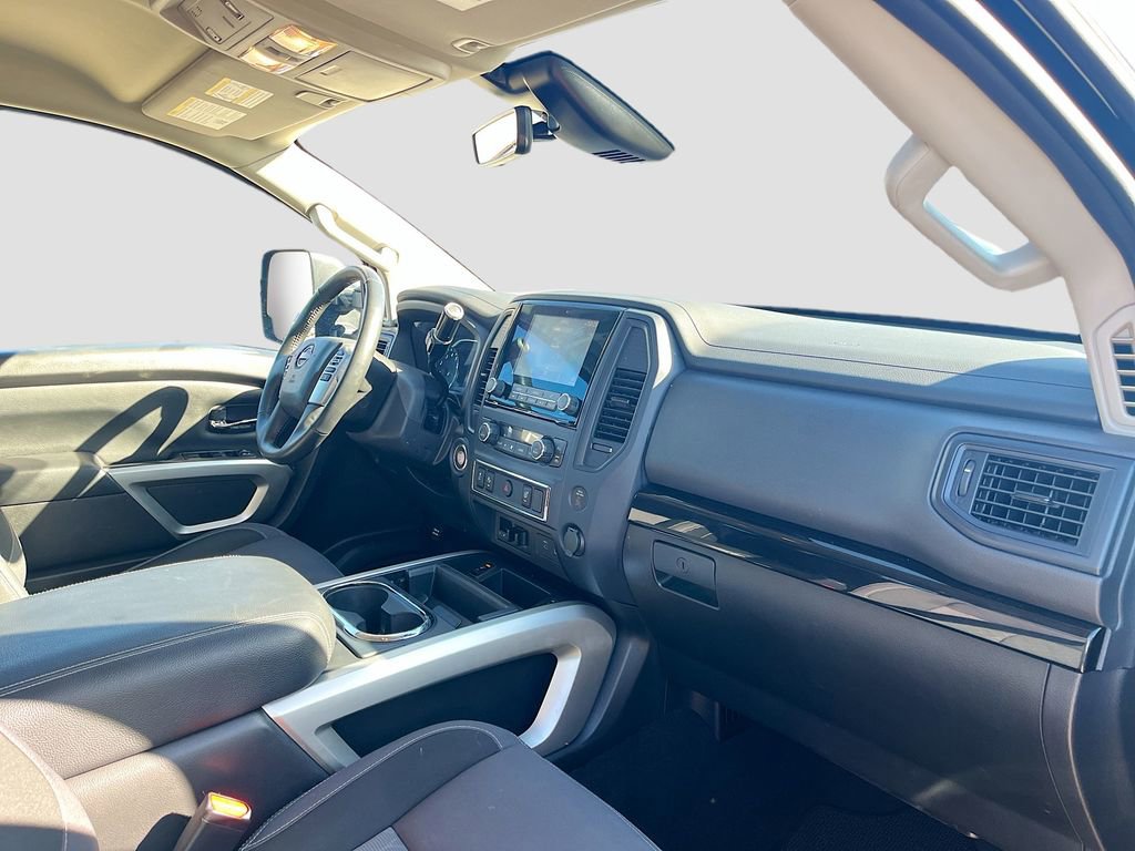 Used 2024 Nissan Titan SV w/ SV Convenience Package image 27