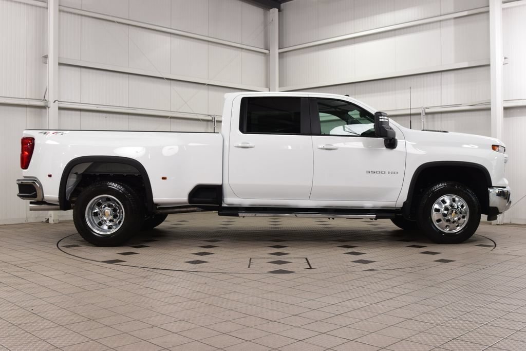 New 2026 Chevrolet Silverado 3500 LT w/ All Star Edition AWD/4WD image 9
