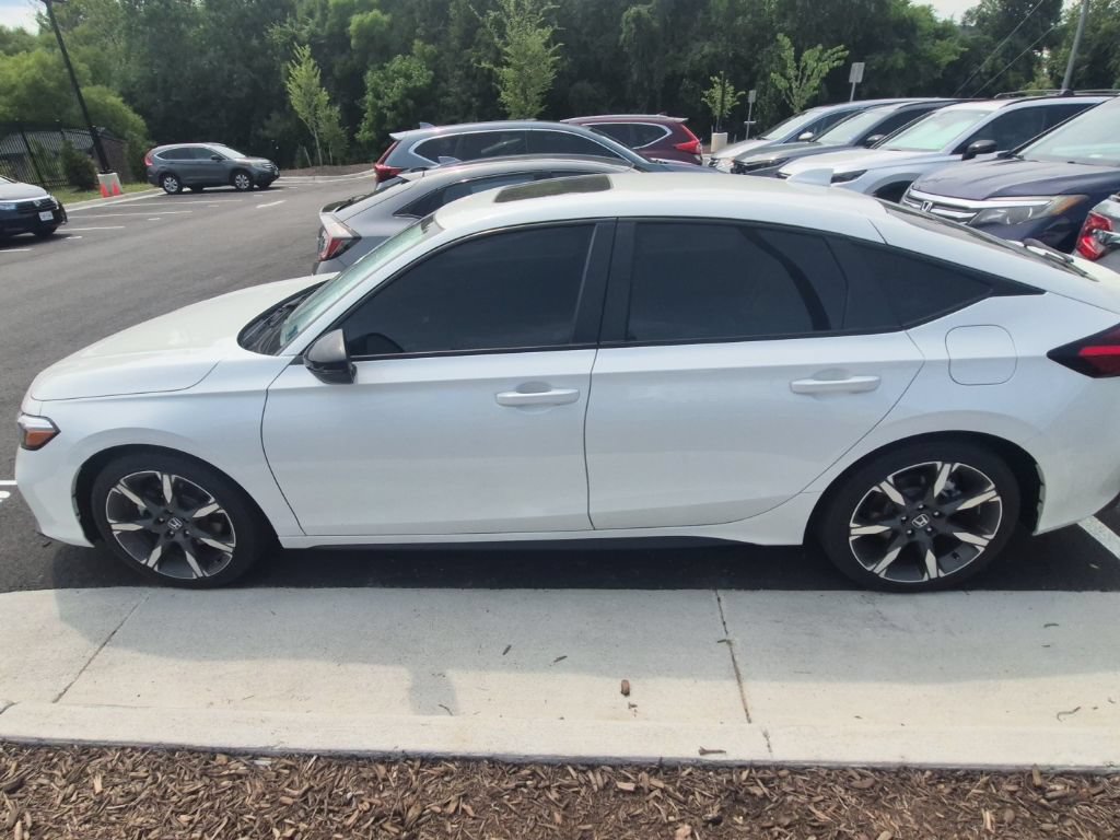 Used 2025 Honda Civic Sport Touring image 2