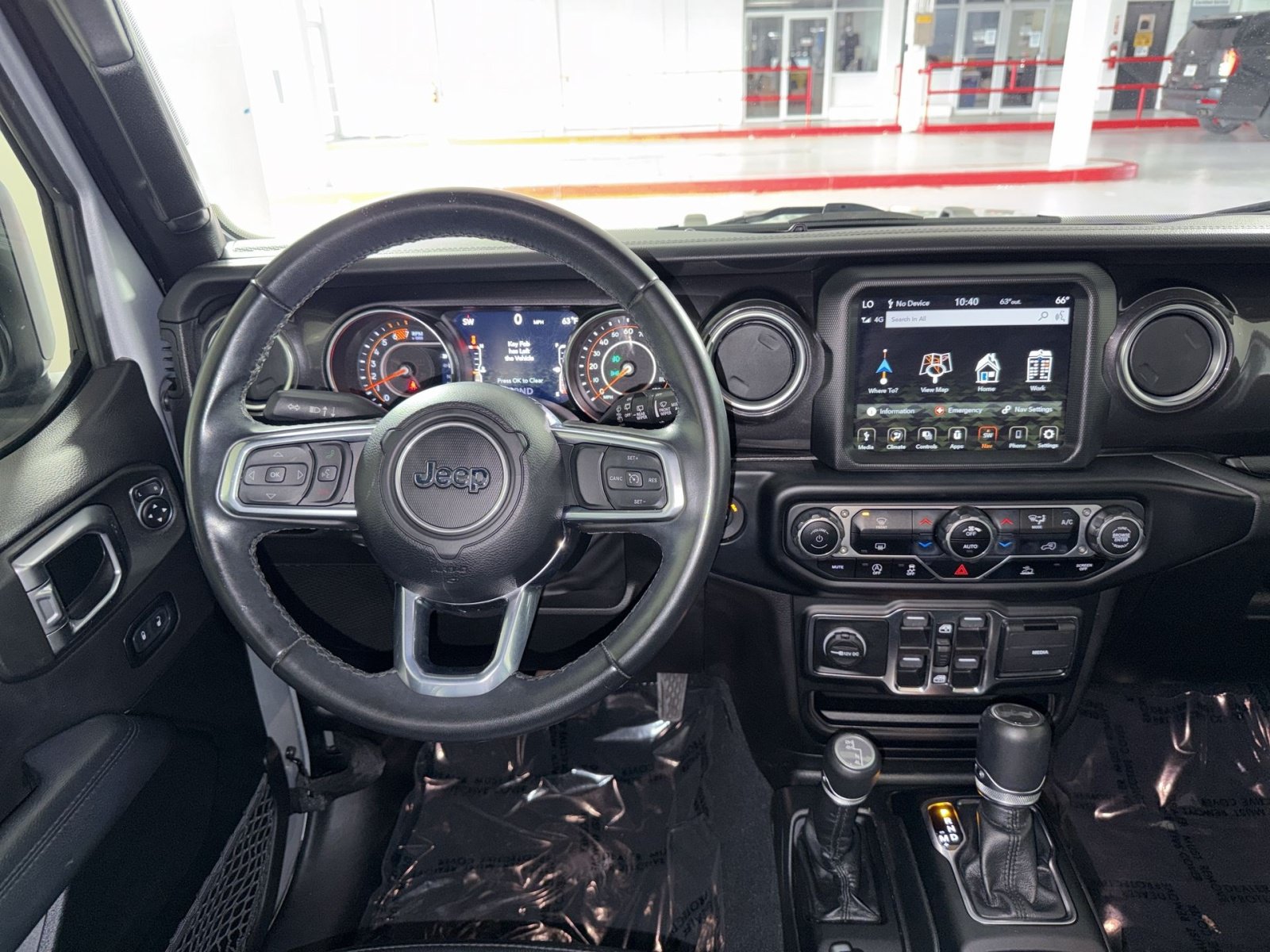 Used 2022 Jeep Wrangler Unlimited Sahara AWD/4WD image 16