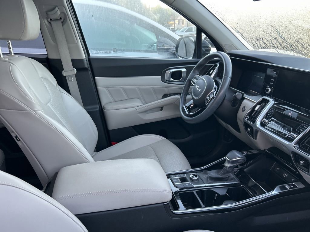 Used 2023 Kia Sorento SX AWD/4WD image 8