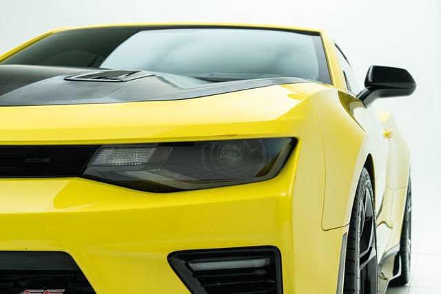 Used 2018 Chevrolet Camaro SS RWD image 11