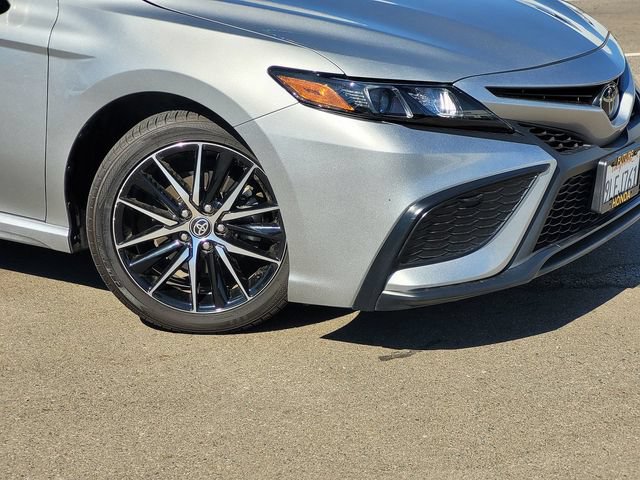 Used 2024 Toyota Camry SE w/ Cold Weather Package AWD/4WD image 9