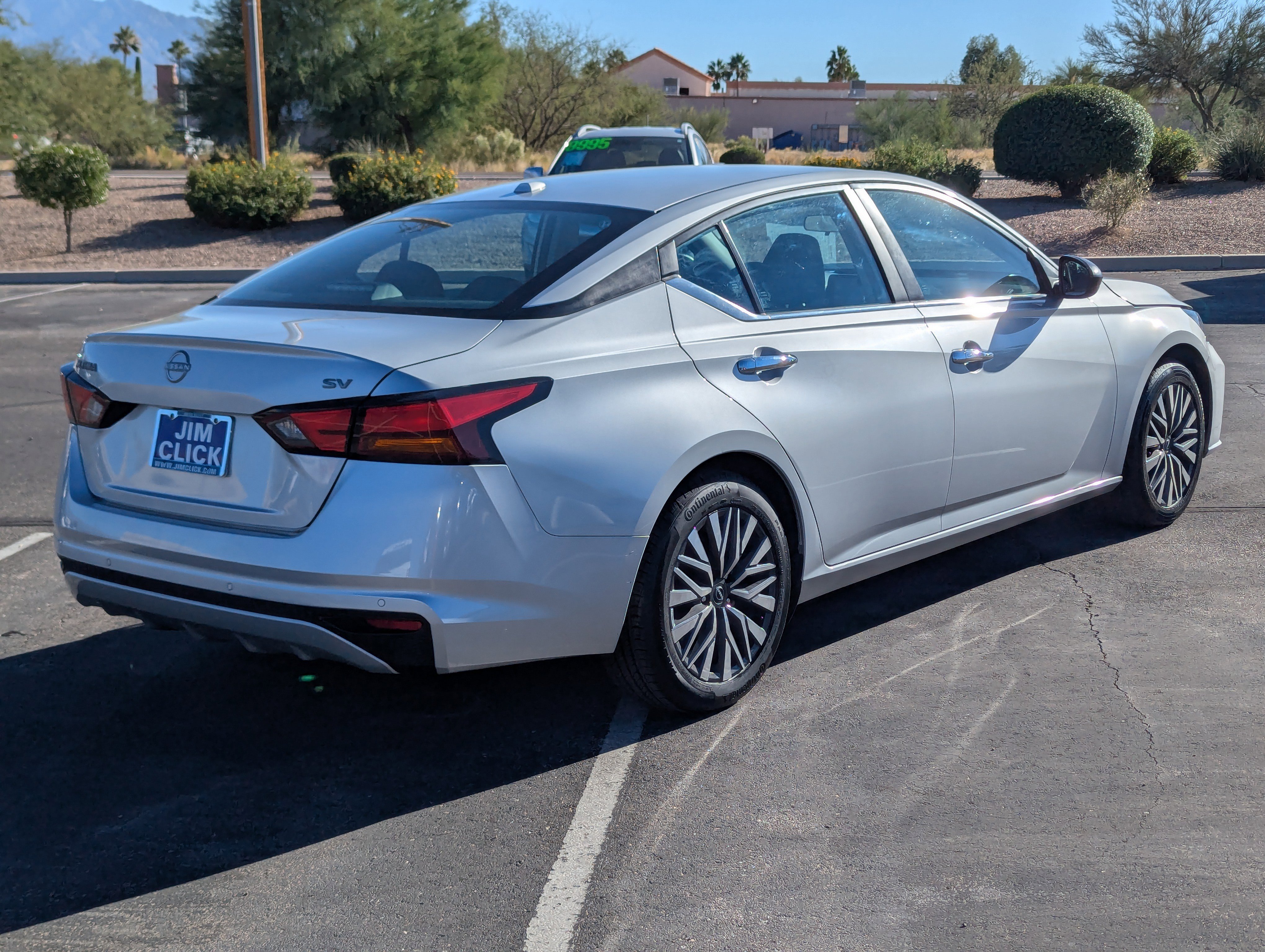 Used 2024 Nissan Altima 2.5 SV image 2