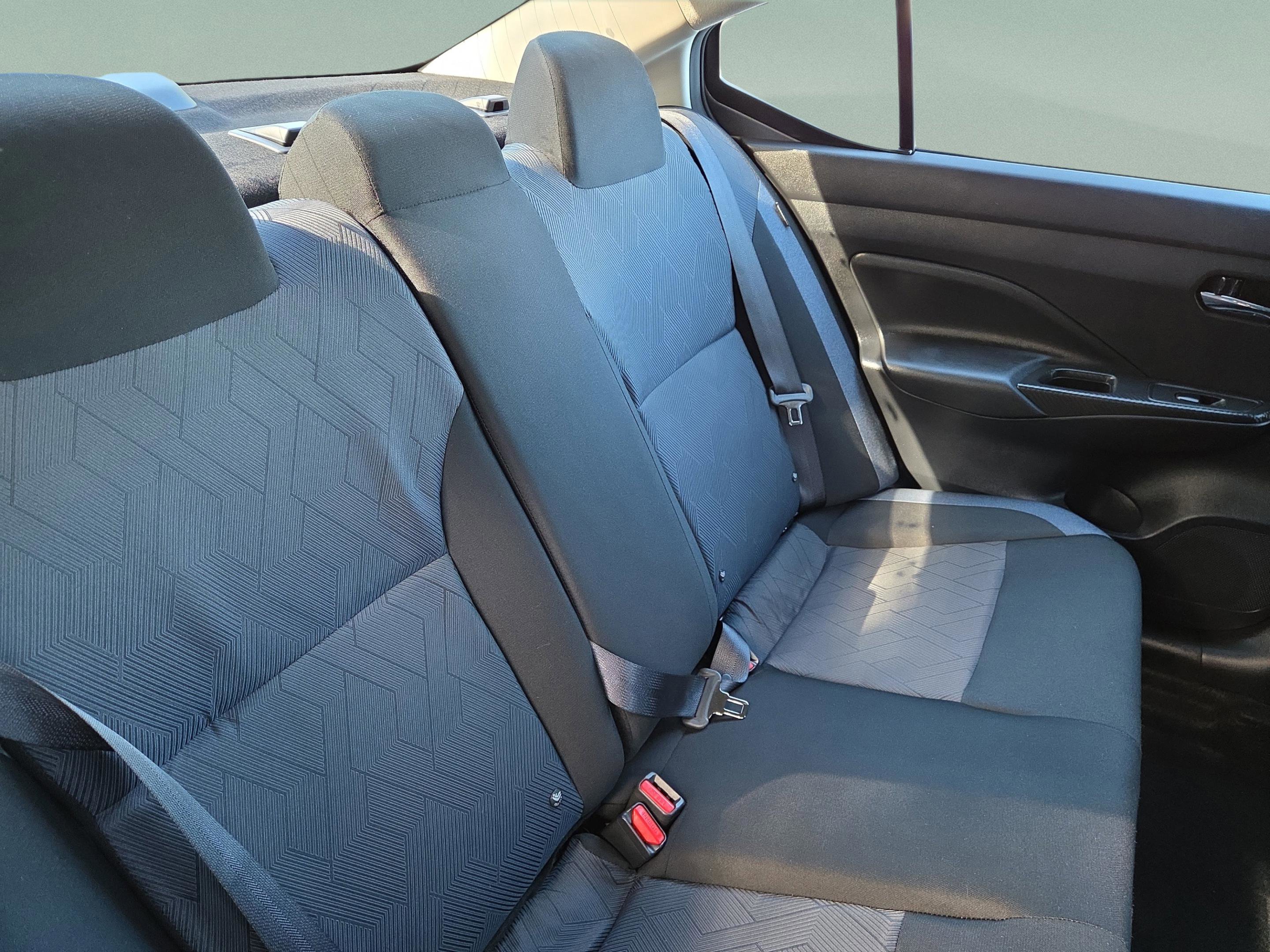 Used 2025 Nissan Versa SV image 33