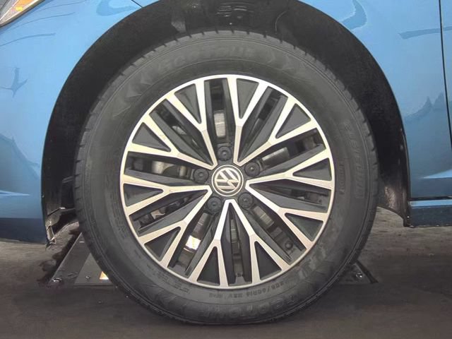 Used 2019 Volkswagen Jetta SEL FWD image 3