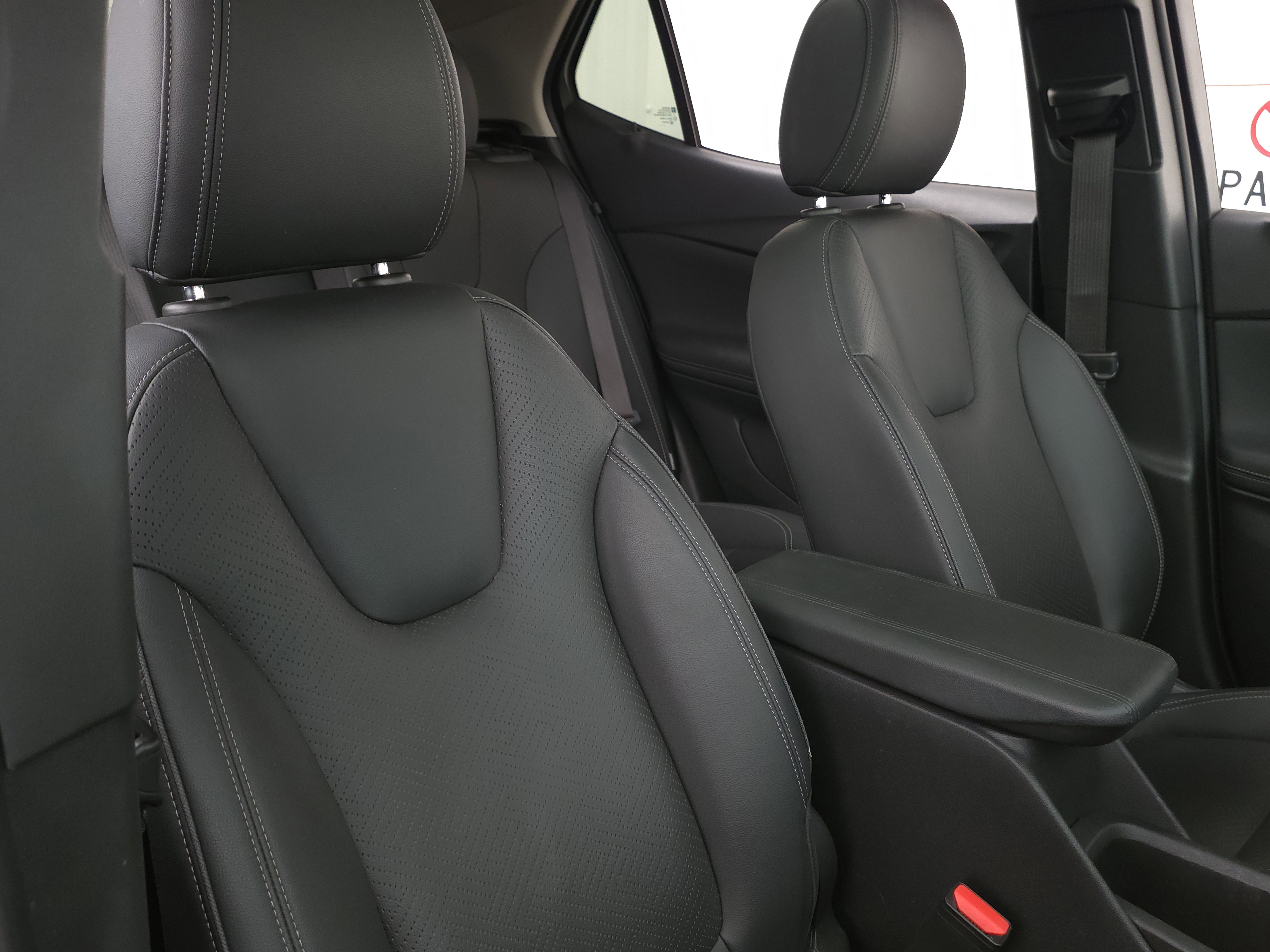 Used 2022 Buick Encore GX Essence w/ Advanced Technology Package image 29