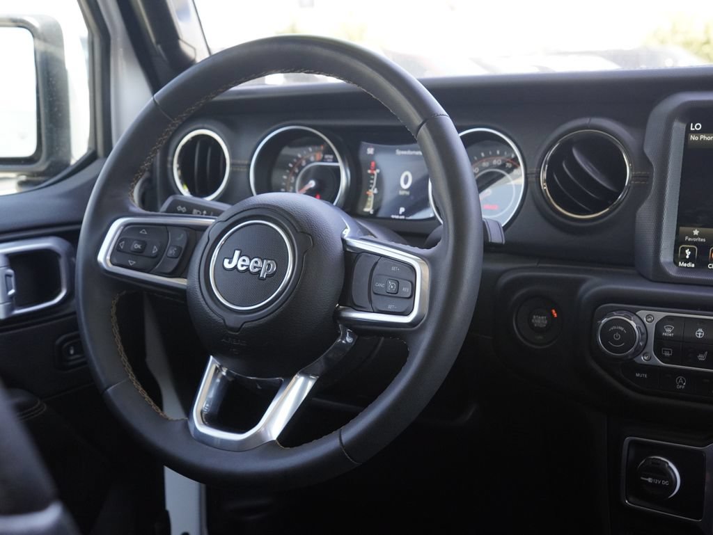 Certified 2023 Jeep Gladiator Overland AWD/4WD image 36