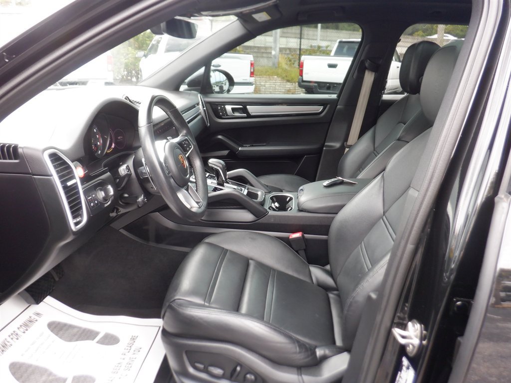 Used 2023 Porsche Cayenne Platinum Edition AWD/4WD image 15