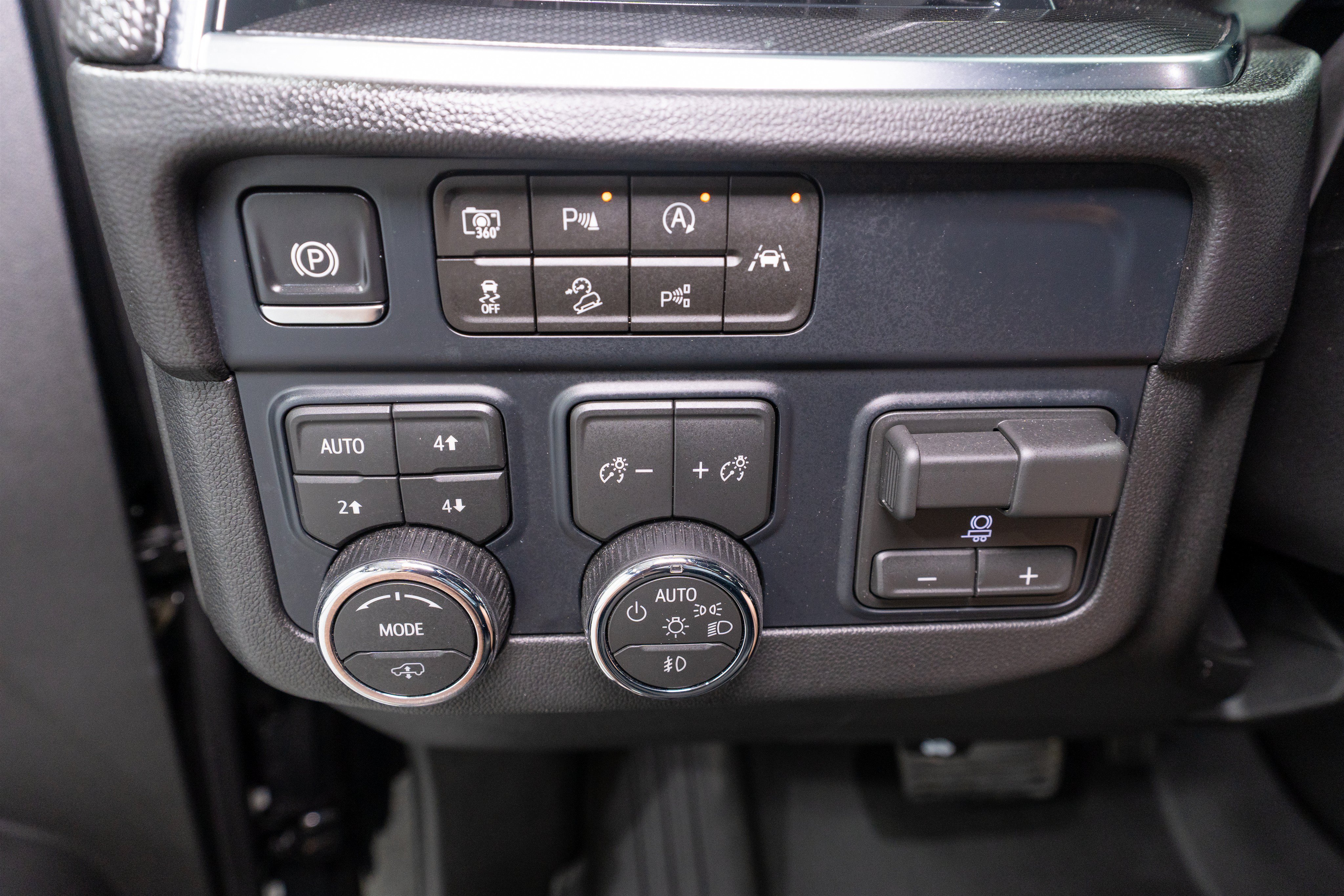 Used 2026 Chevrolet Tahoe RST w/ RST Capability Package AWD/4WD image 30
