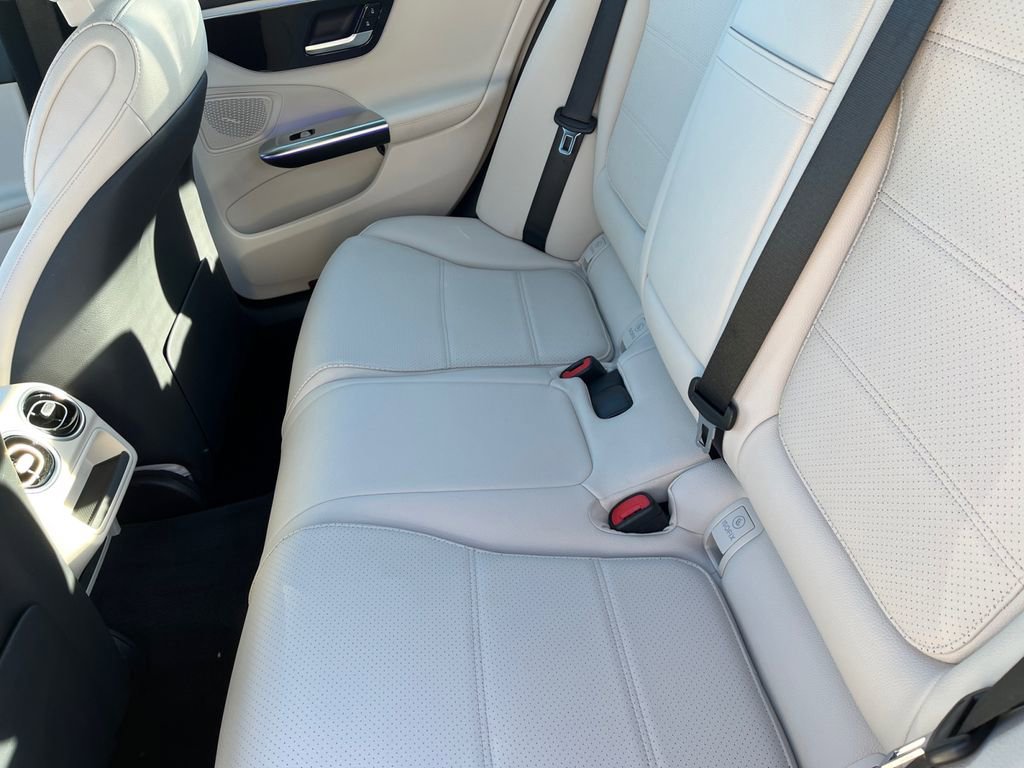 Certified 2023 Mercedes-Benz C 300 4MATIC Sedan w/ Exclusive Trim Package image 13