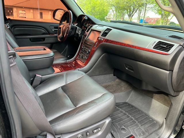 Used 2013 Cadillac Escalade EXT Premium image 22