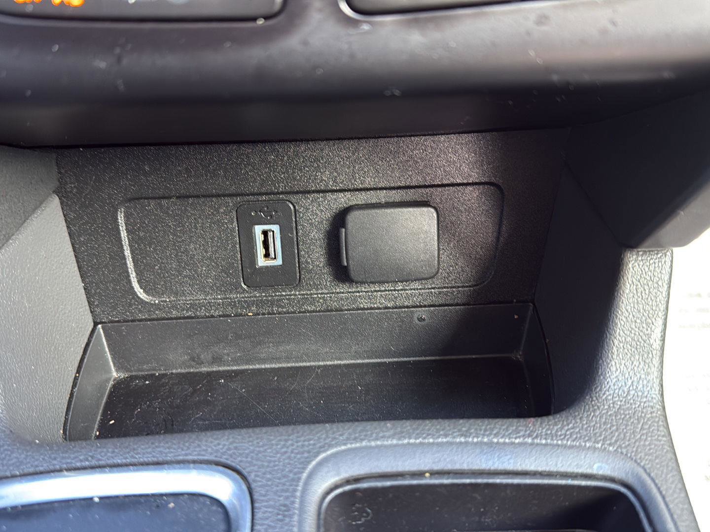 Used 2017 Ford Escape SE image 12