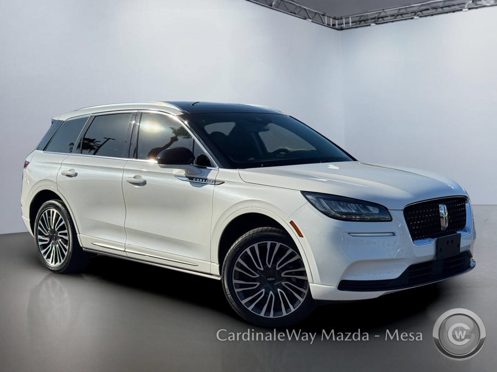 Used 2022 Lincoln Corsair AWD w/ Premium Package image 3