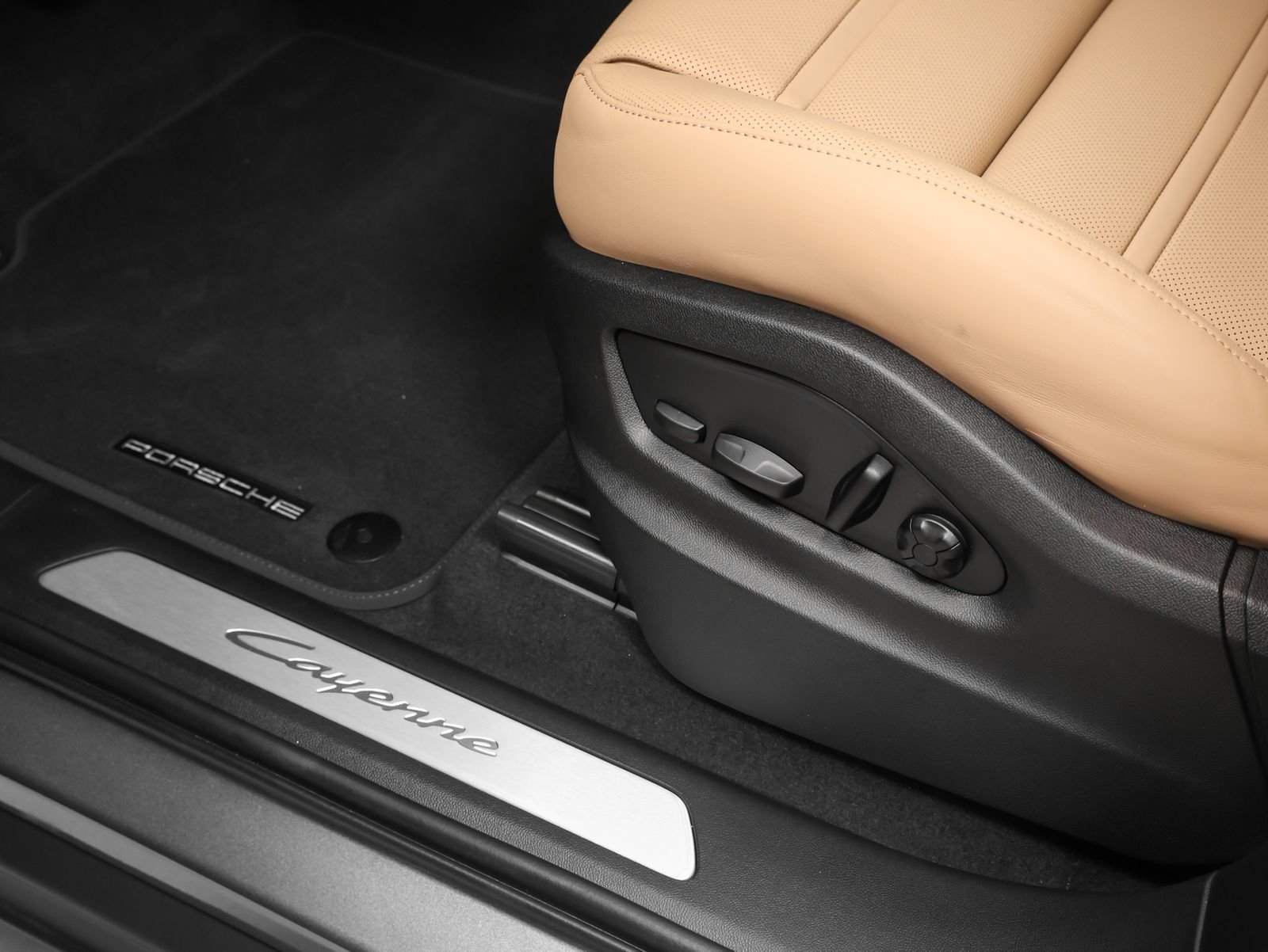 New 2026 Porsche Cayenne AWD/4WD image 27