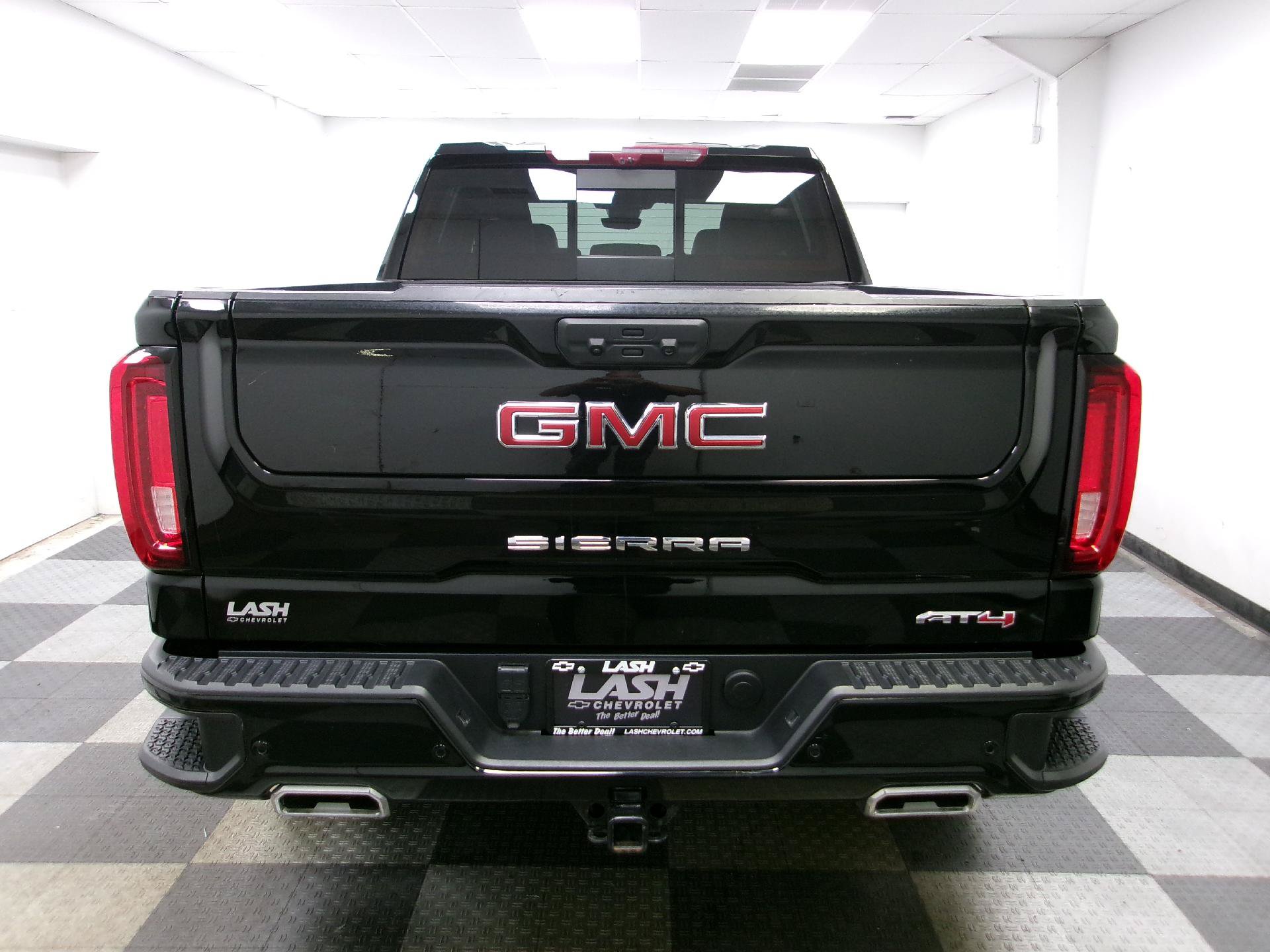 Used 2024 GMC Sierra 1500 AT4 w/ Technology Package AWD/4WD image 13