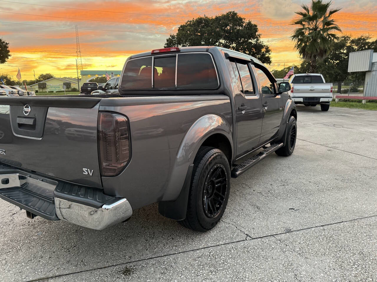 Used 2019 Nissan Frontier SV image 18