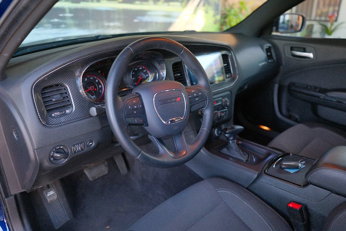 Used 2016 Dodge Charger SE w/ Blacktop Package RWD image 11