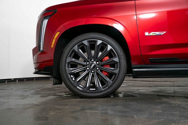 Used 2025 Cadillac Escalade V image 12