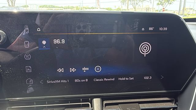 Used 2025 Chevrolet Trax LT w/ LT Convenience Package FWD image 19