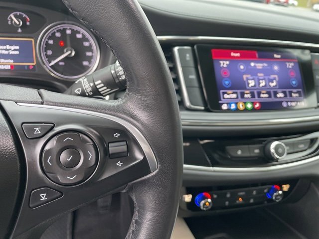 Used 2020 Buick Enclave Essence image 18