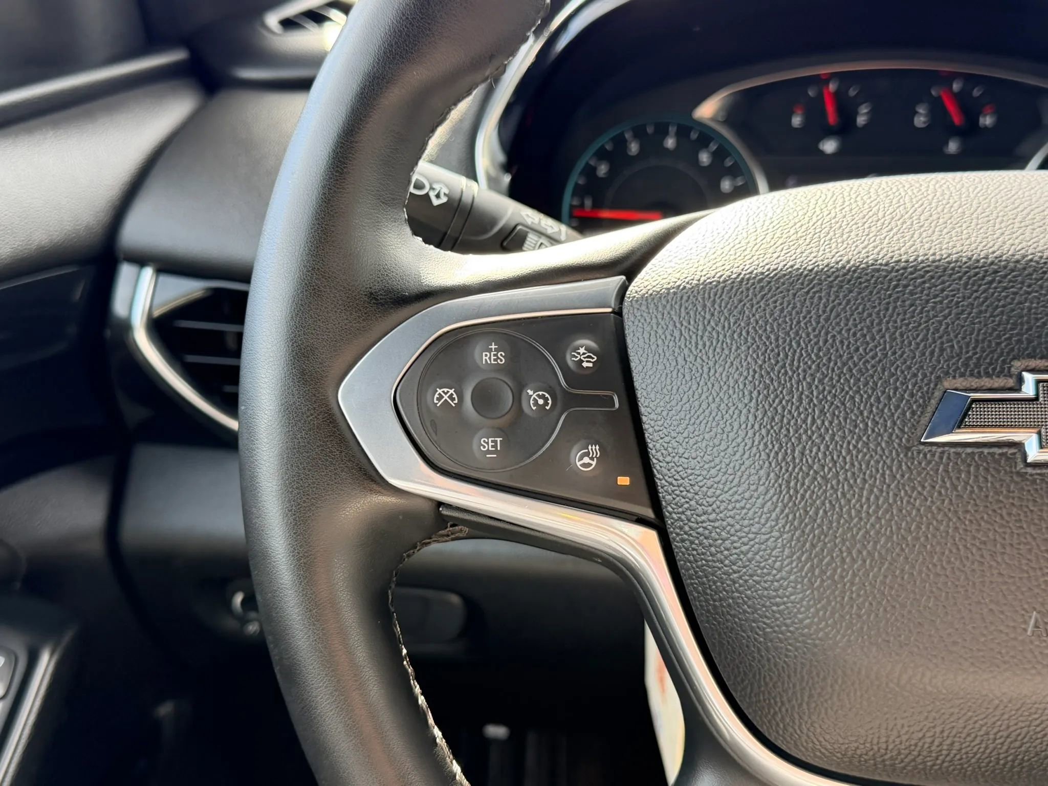 Used 2023 Chevrolet Traverse RS image 13