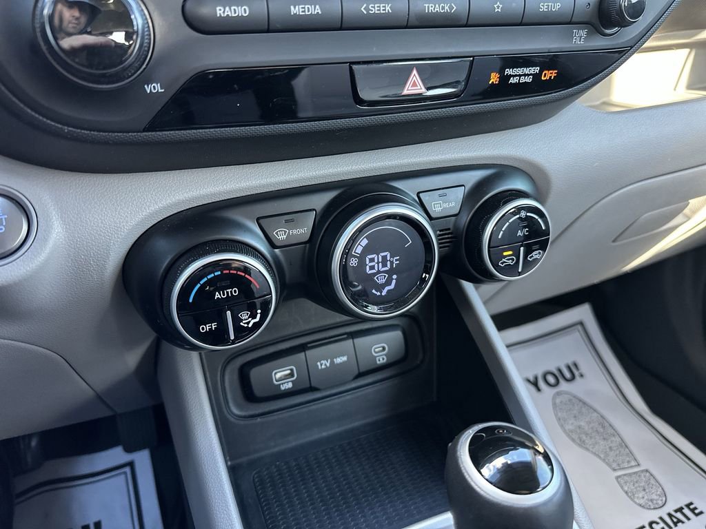 Used 2024 Hyundai Venue SEL image 18