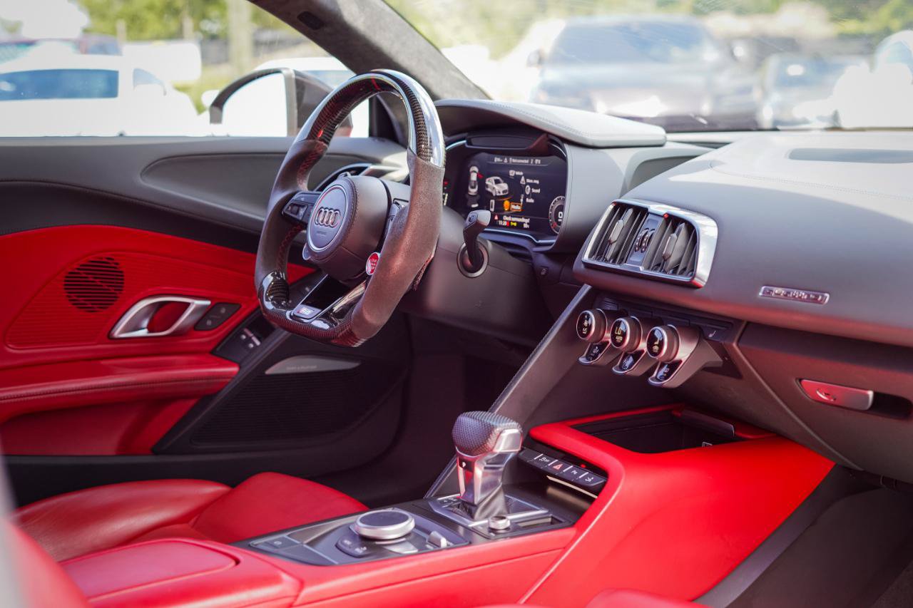 Used 2020 Audi R8 V10 w/ Carbon Exterior Package AWD/4WD image 11