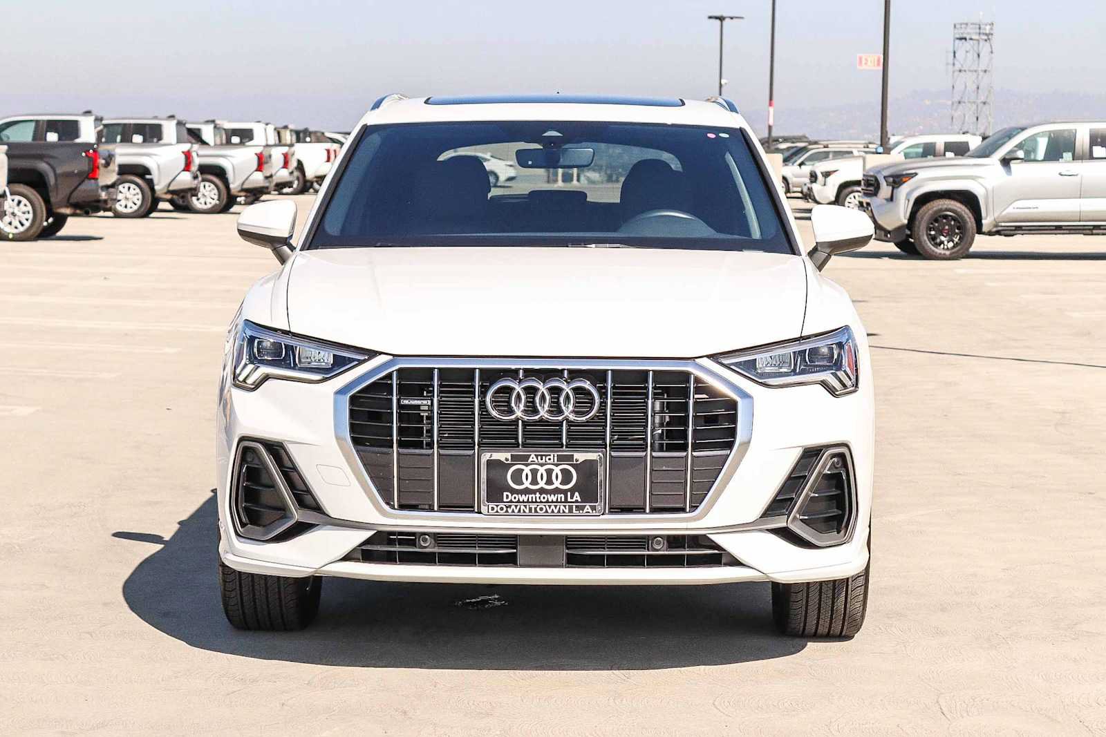 Used 2025 Audi Q3 2.0T Premium w/ Convenience Package AWD/4WD image 2