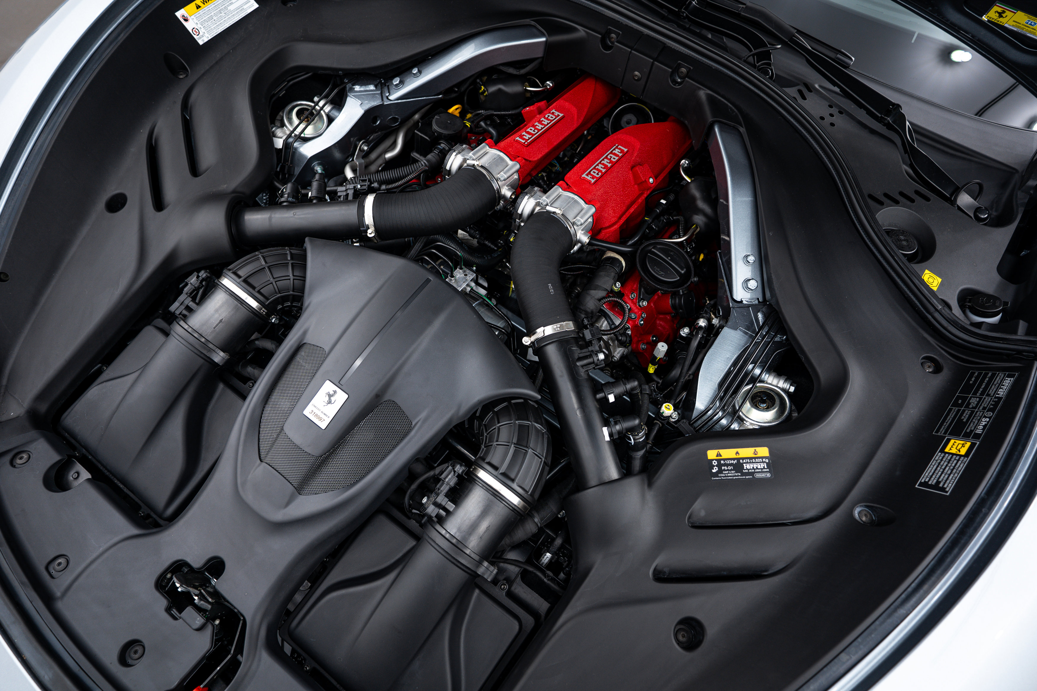 Used 2025 Ferrari Roma Spider image 28