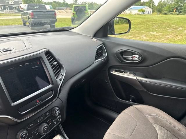 Used 2022 Jeep Cherokee Latitude AWD/4WD image 27