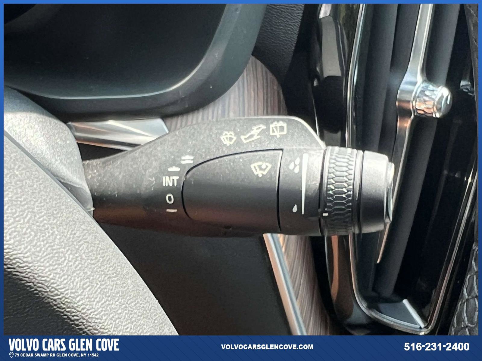 Certified 2022 Volvo XC60 B5 Momentum w/ Climate Package image 25