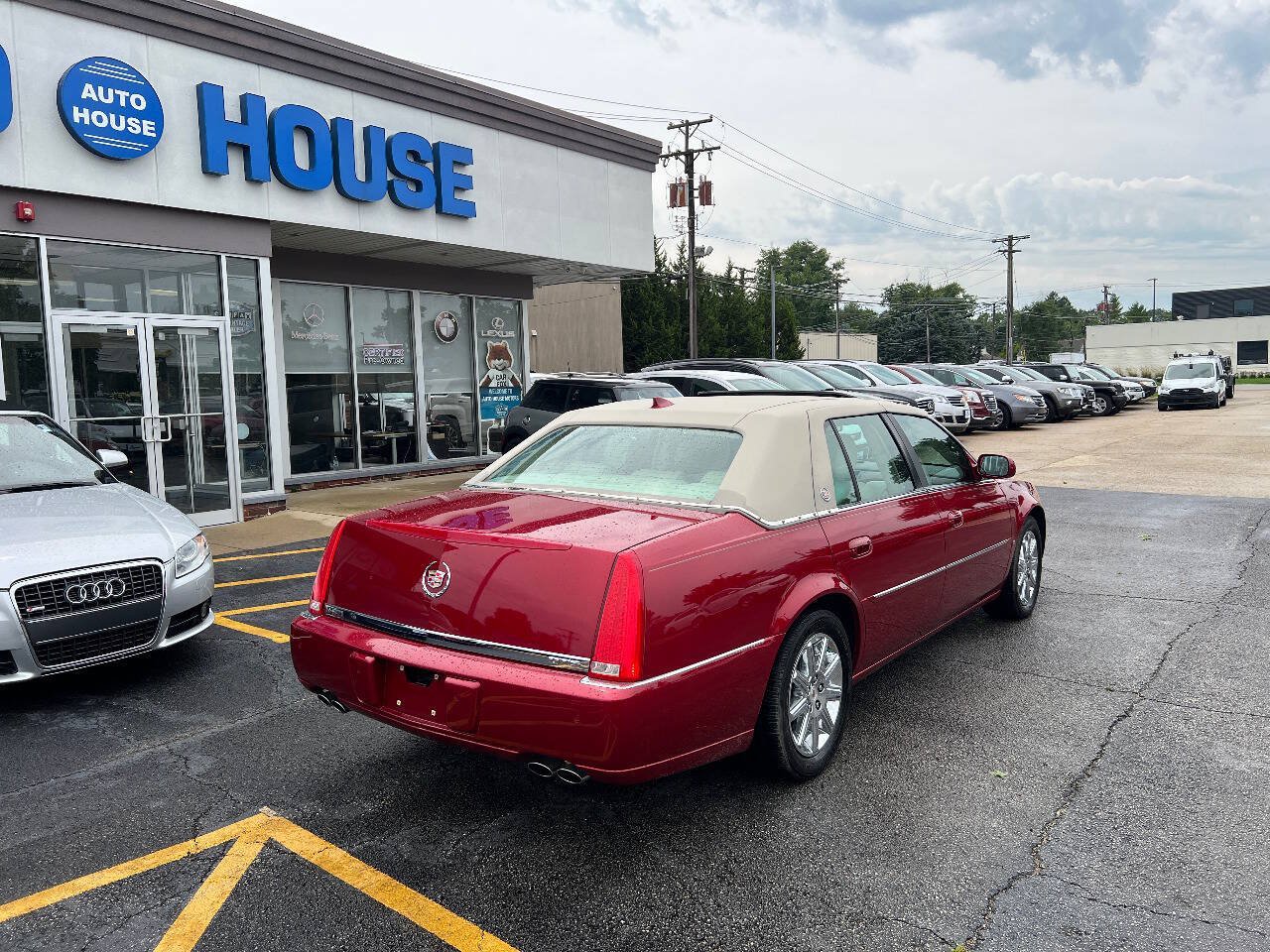 Used 2009 Cadillac DTS FWD image 10