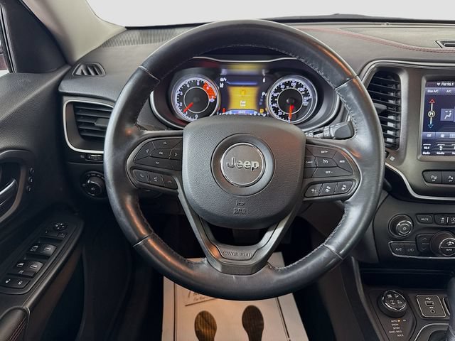 Used 2019 Jeep Cherokee Trailhawk AWD/4WD image 11