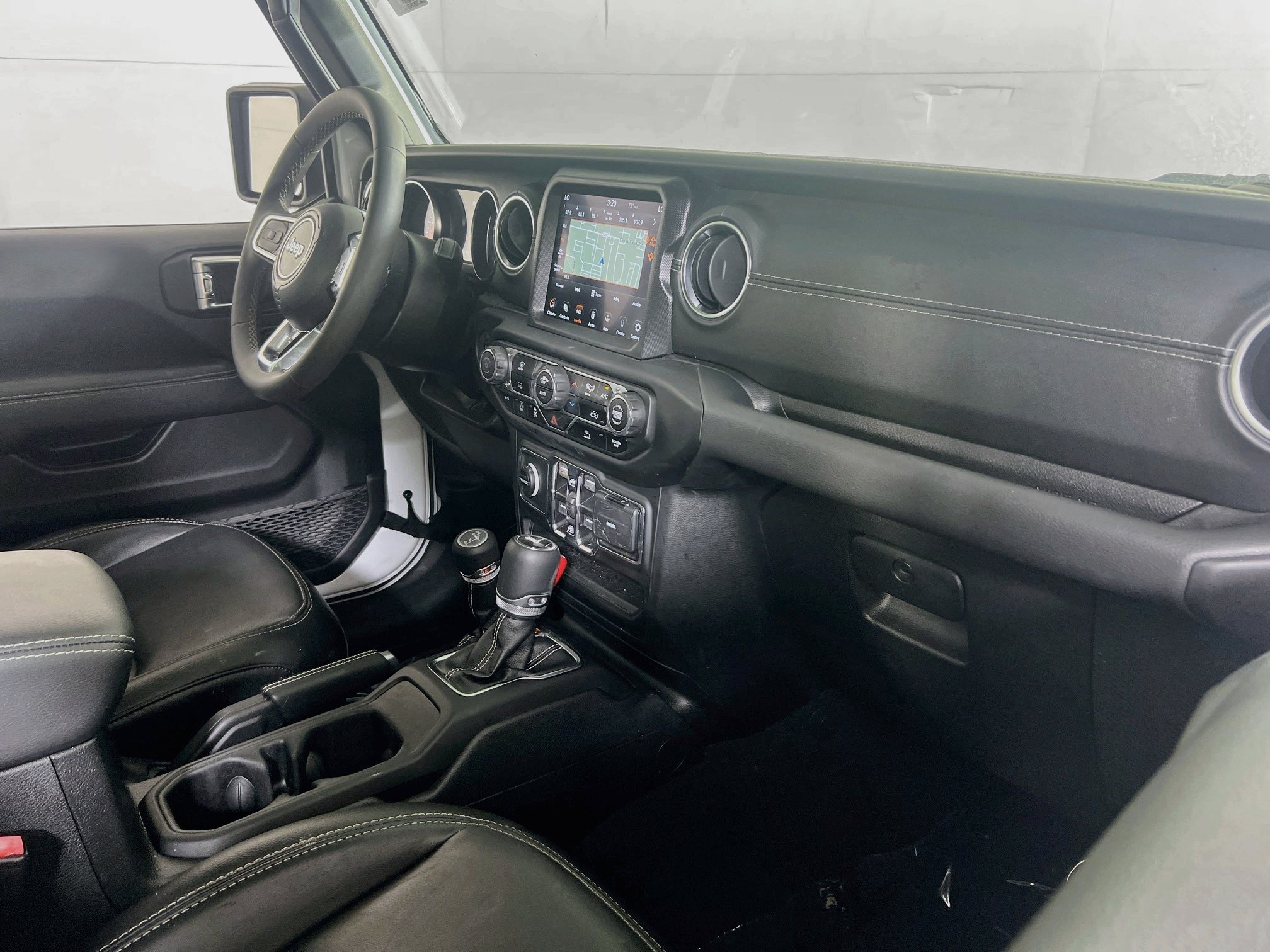 Used 2023 Jeep Wrangler Unlimited Sahara AWD/4WD image 26
