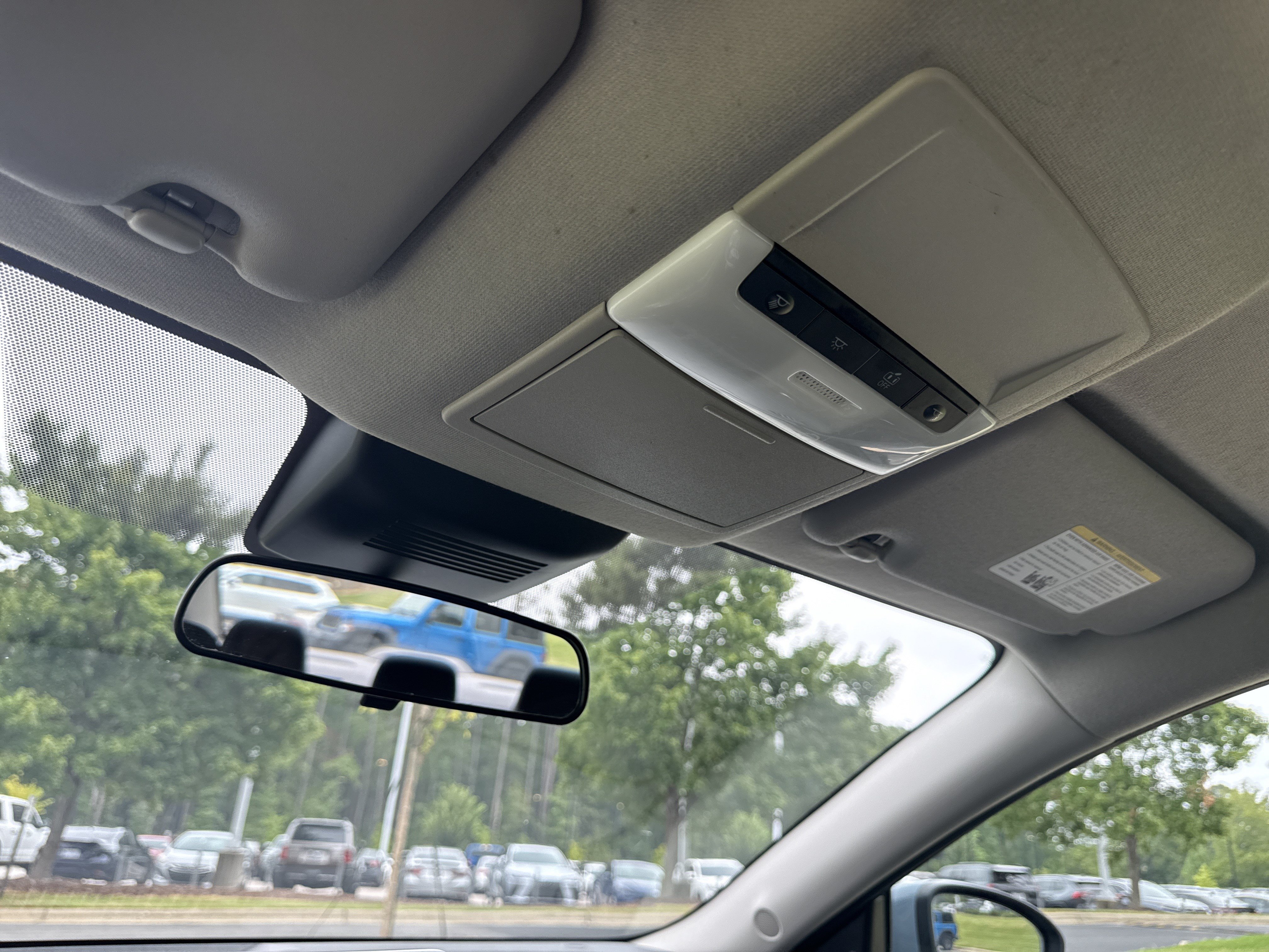 Used 2024 Nissan Sentra SV FWD image 27