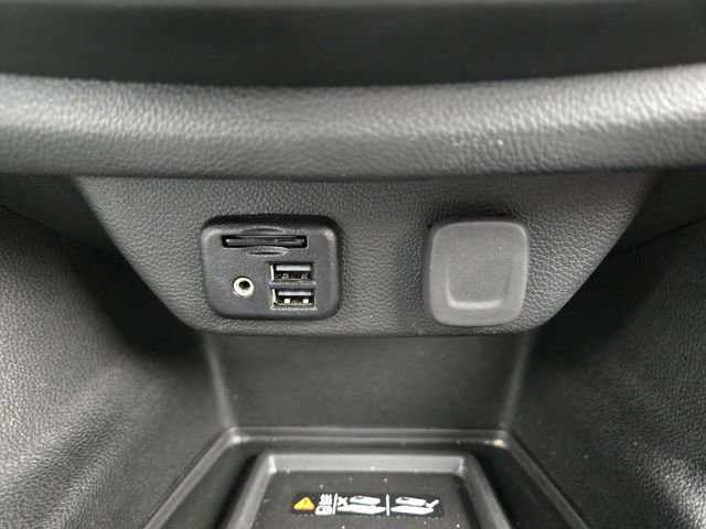 Used 2023 Chevrolet Traverse Premier image 31