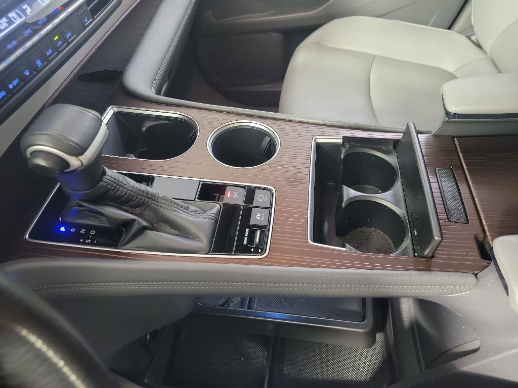 Used 2021 Toyota Sienna XLE image 35