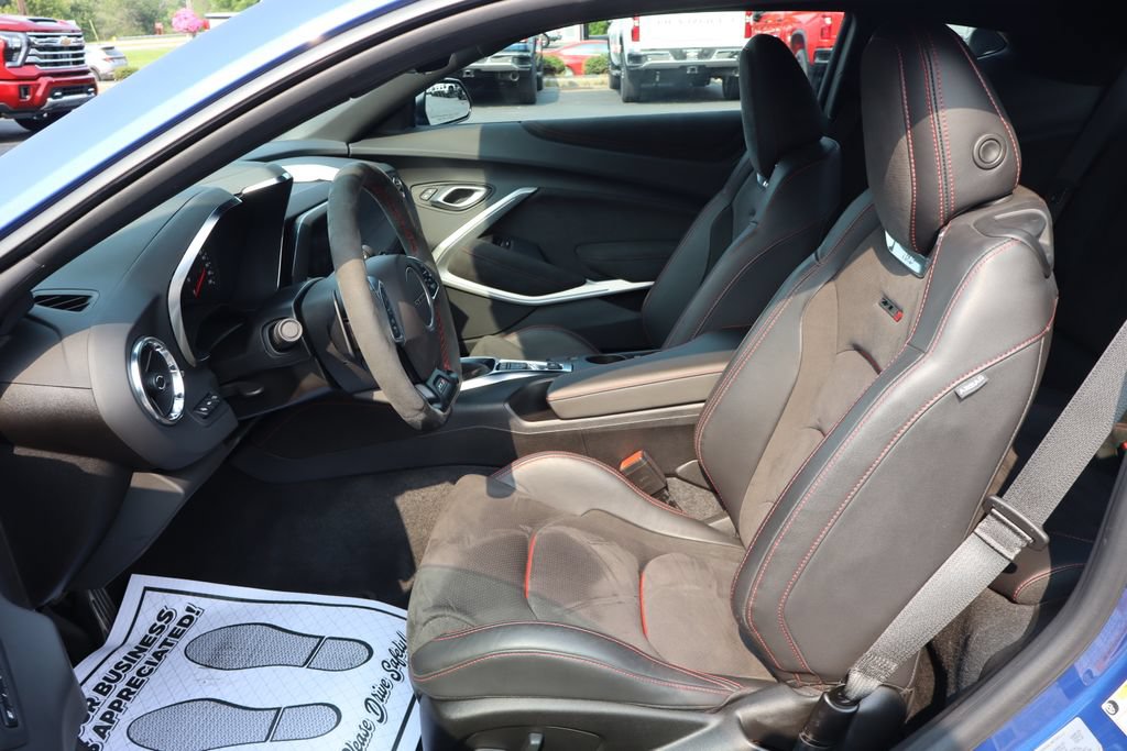 Used 2022 Chevrolet Camaro ZL1 RWD image 7