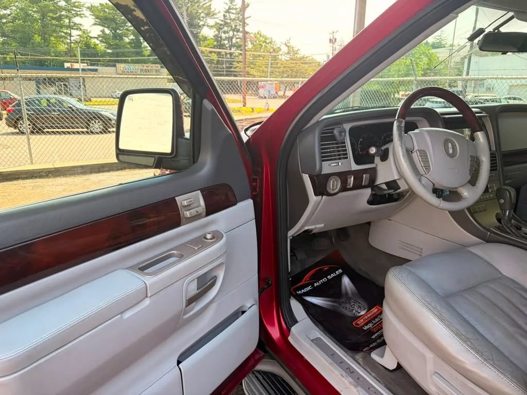 Used 2004 Lincoln Aviator Luxury AWD/4WD image 9