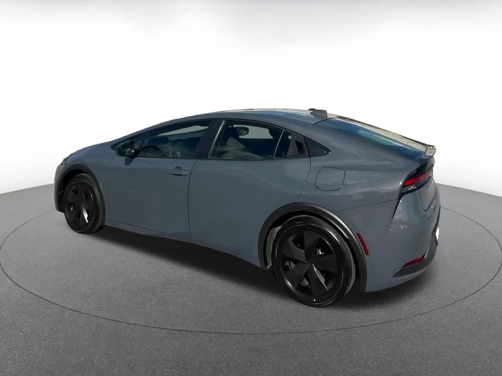 Used 2025 Toyota Prius LE image 10