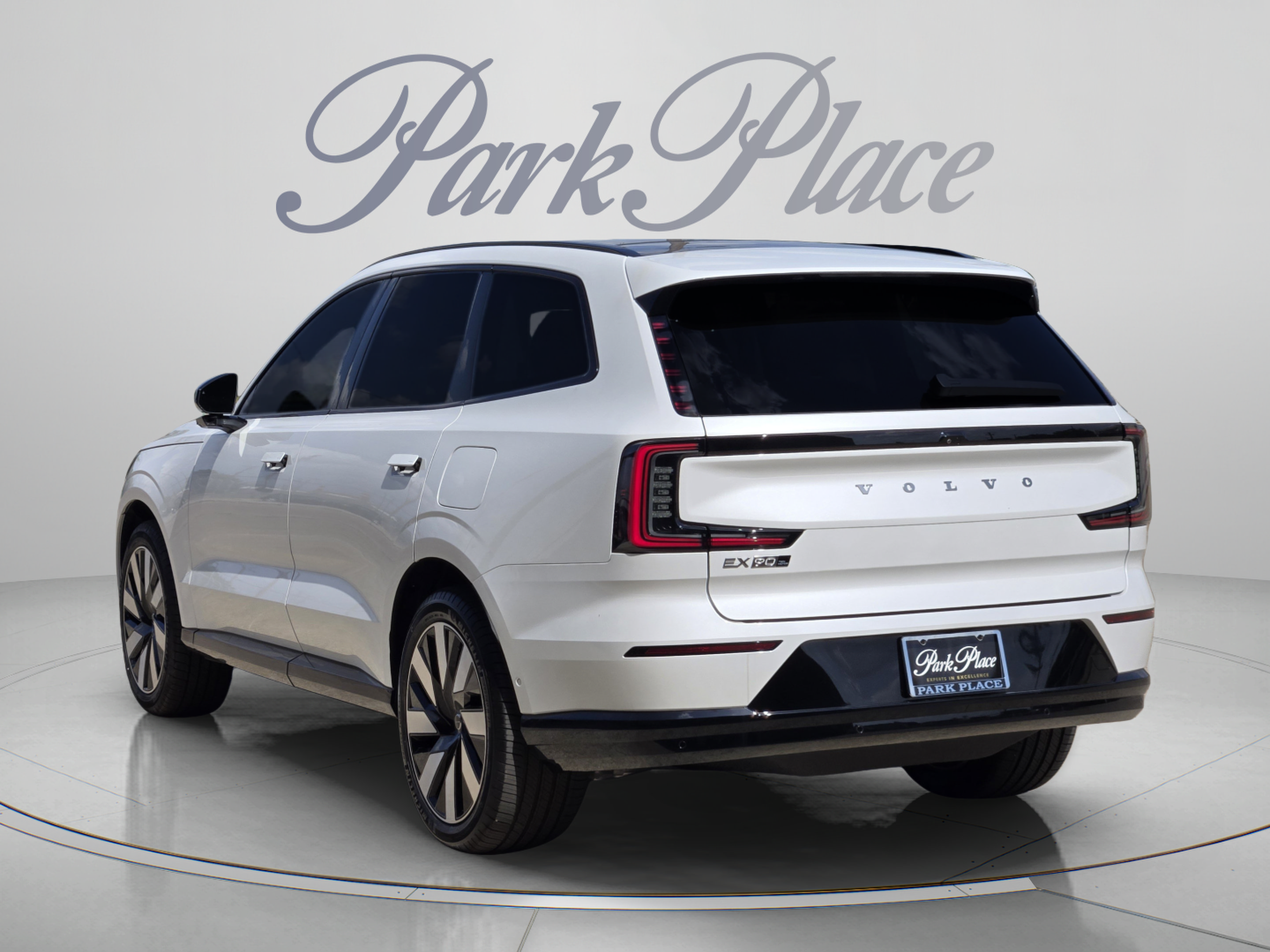 New 2026 Volvo EX90 Plus AWD/4WD image 3