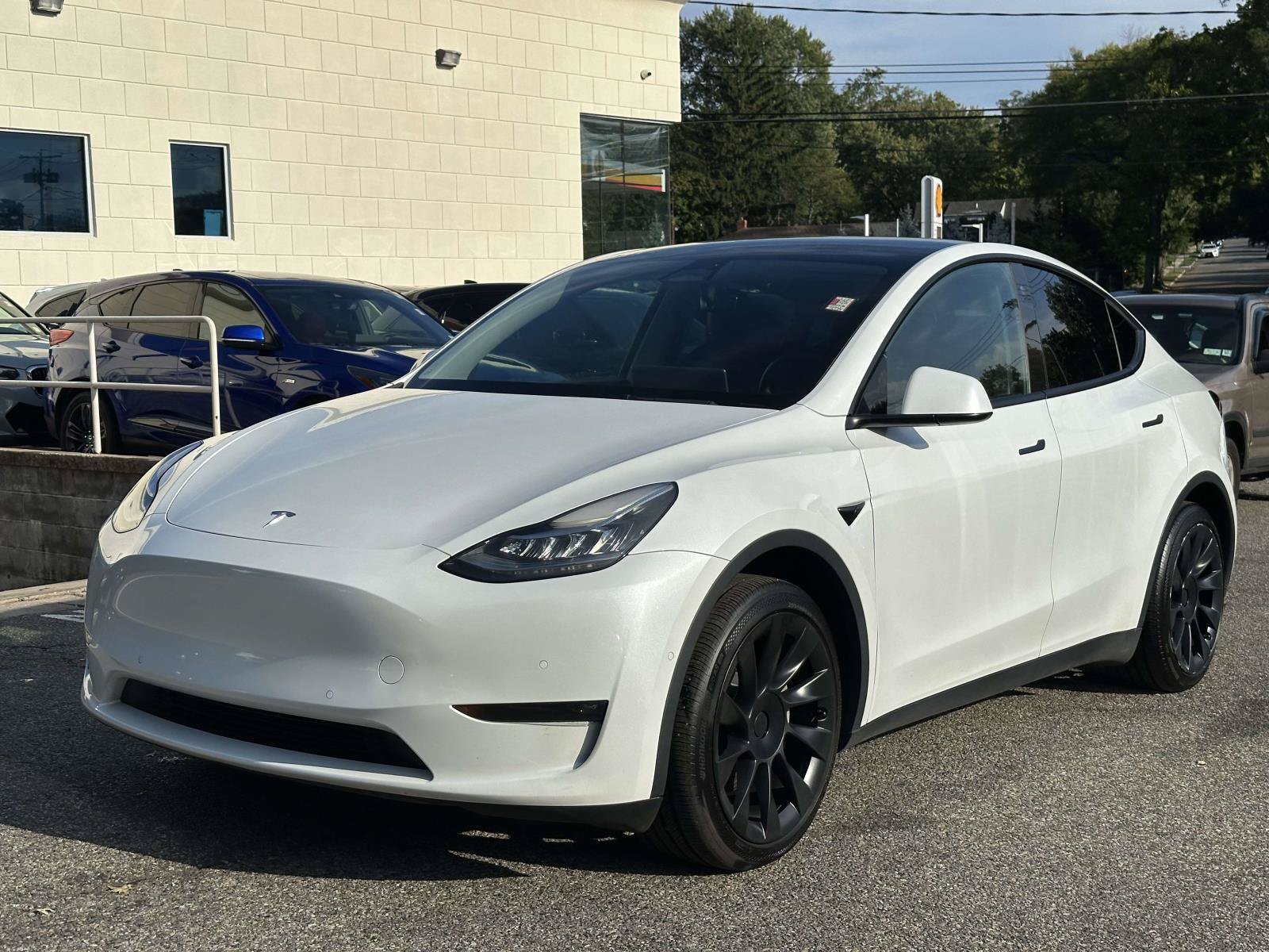 Used 2022 Tesla Model Y Long Range AWD/4WD image 7