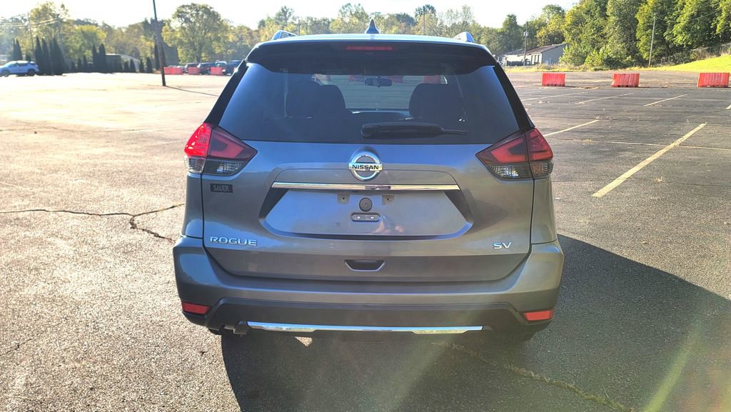 Used 2017 Nissan Rogue SV image 10