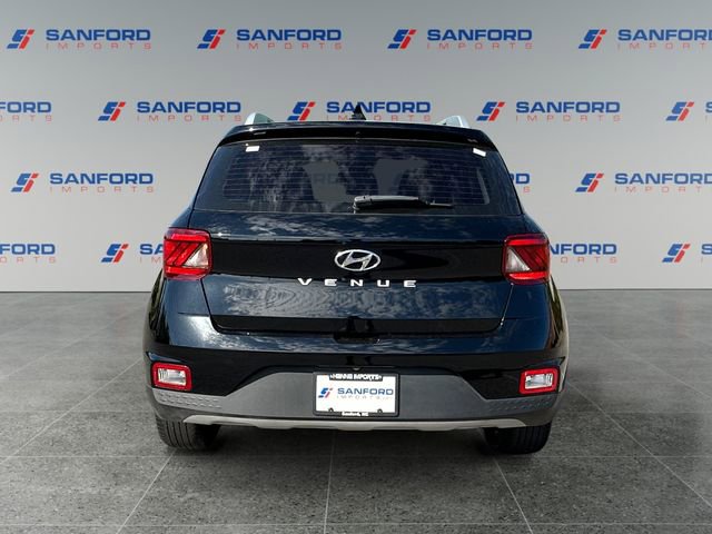 Used 2022 Hyundai Venue SEL w/ Cargo Package FWD image 4